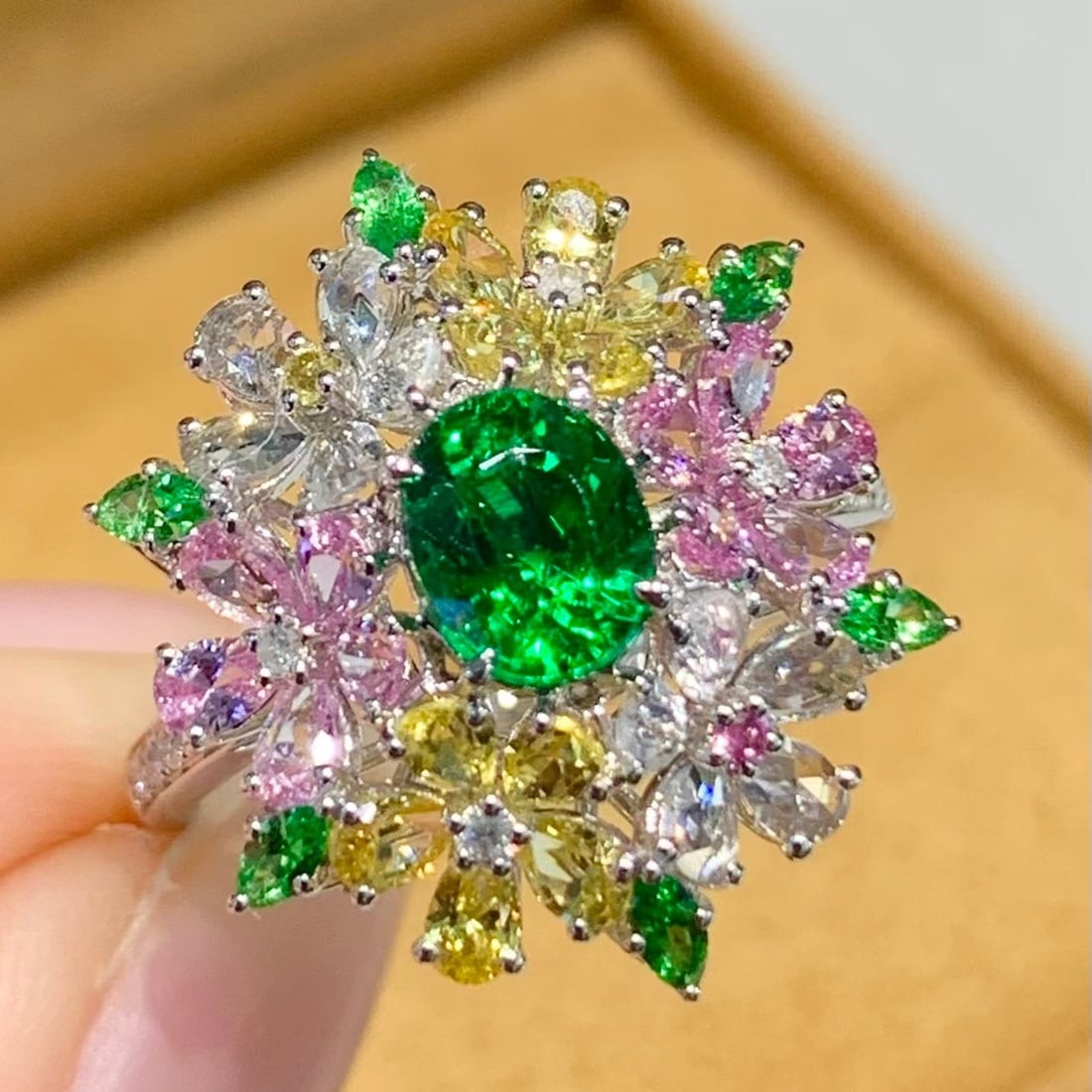 14k Gold 1.06 Ct Natural Tsavorite & Diamond & Coloured Gemstone Ring - 6