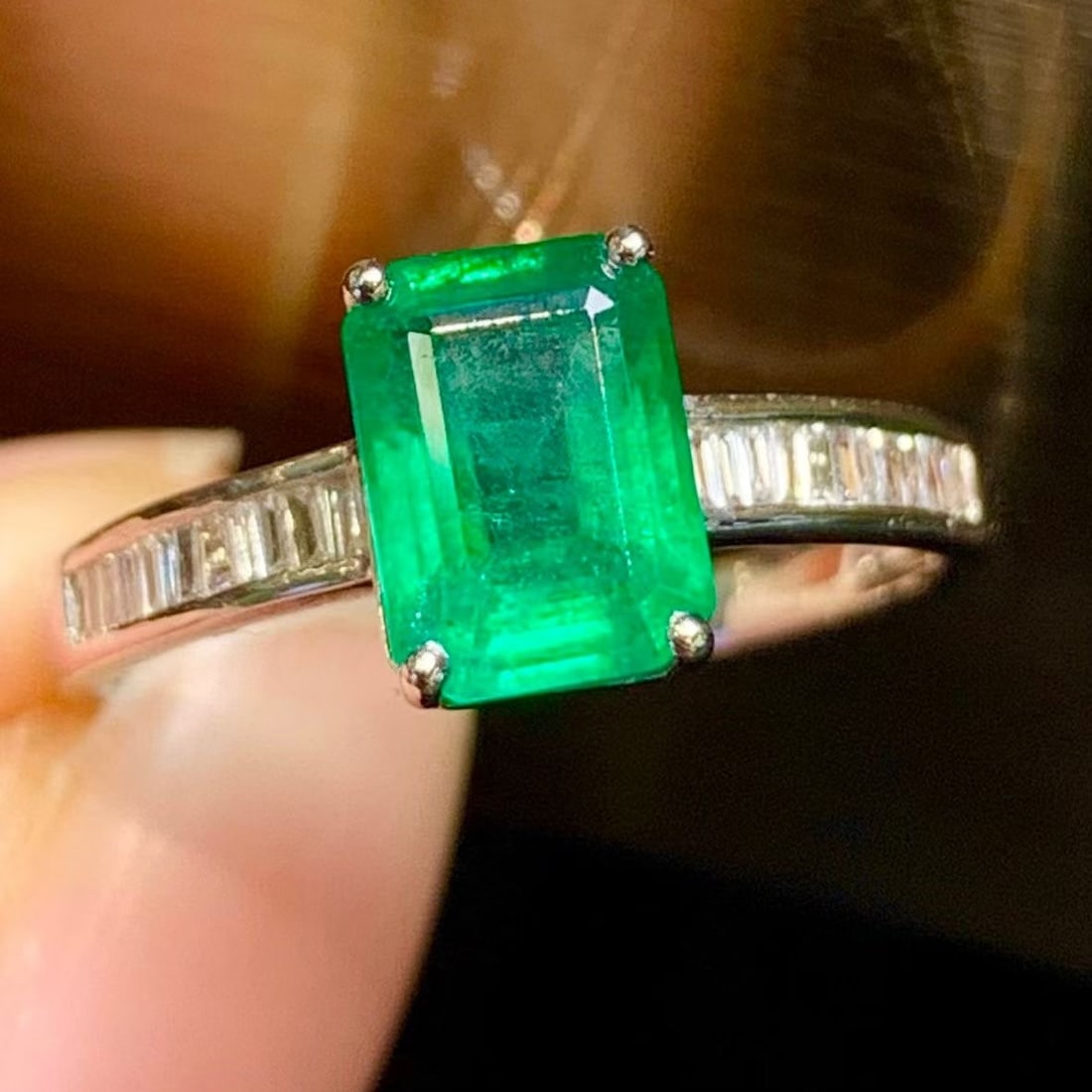 14k Gold 1.8 Ct Natural Emerald & Diamond Ring - 5