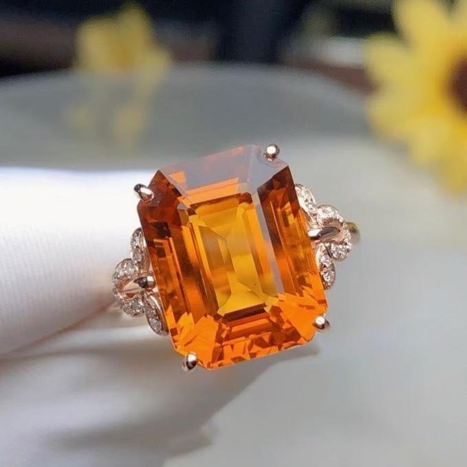 14k Gold 6.20 Ct Natural Citrine & Diamond Ring: Ref:231194022 // gold content:14k gold // ring size:7. 25us // // main gemstone:citrine // shape:octagonal // carat weight:6. 20ct // color:yellow // treatment:natural // // adjacent gemstone 2 : diam