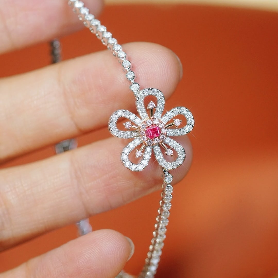 14k Gold 1.50 Ctw Natural Pink Diamond & Diamond & Flowers Bracelet: Ref:231194045 // gold content:14k gold // main gemstone:pink diamond // shape:cushion // carat weight:0. 10ct // color:pink // treatment:natural // // adjacent gemstone 2 : diamond // shape:round //