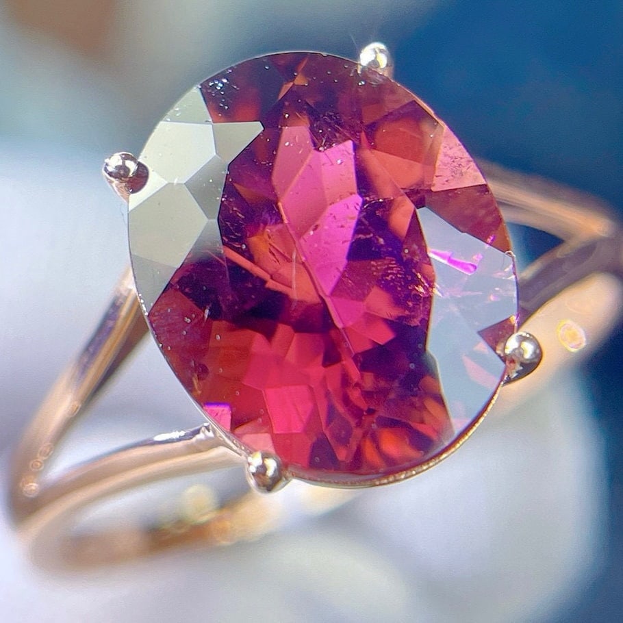 14k Gold 3.55 Ct Natural Tourmaline Ring: Ref:231194066 // gold content:14k gold // ring size:7. 25us // // main gemstone:tourmaline // shape:oval // carat weight:3. 55ct // color:red // treatment:natural // Condition: New Low Estimate: