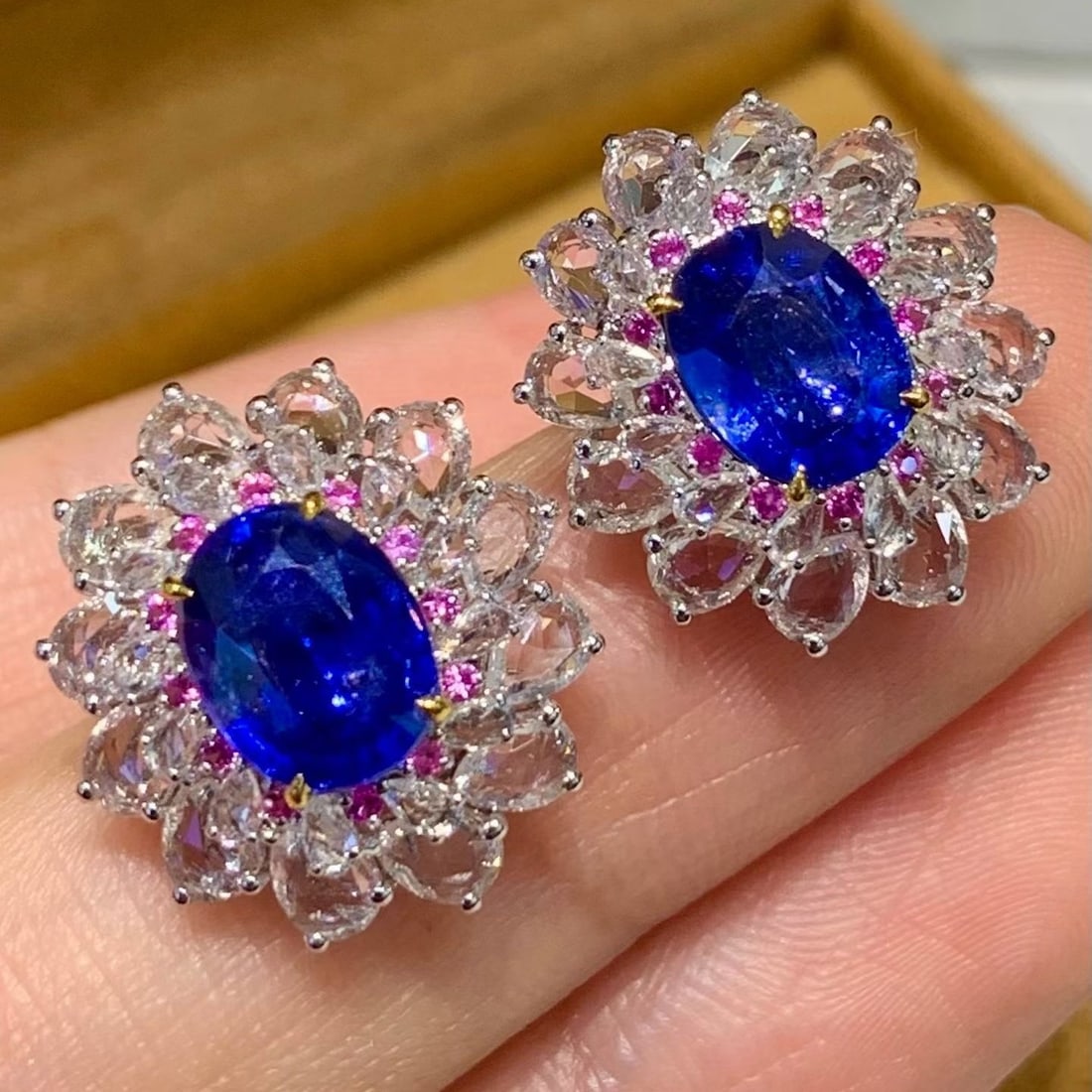 14k Gold 3 Ct Natural Sapphire & Sapphire Earrings: Ref:231194076 // gold content:14k gold // main gemstone:sapphire // shape:oval // carat weight:3ct // color:blue // treatment:natural // // adjacent gemstone 2 : sapphire // shape:multiple //