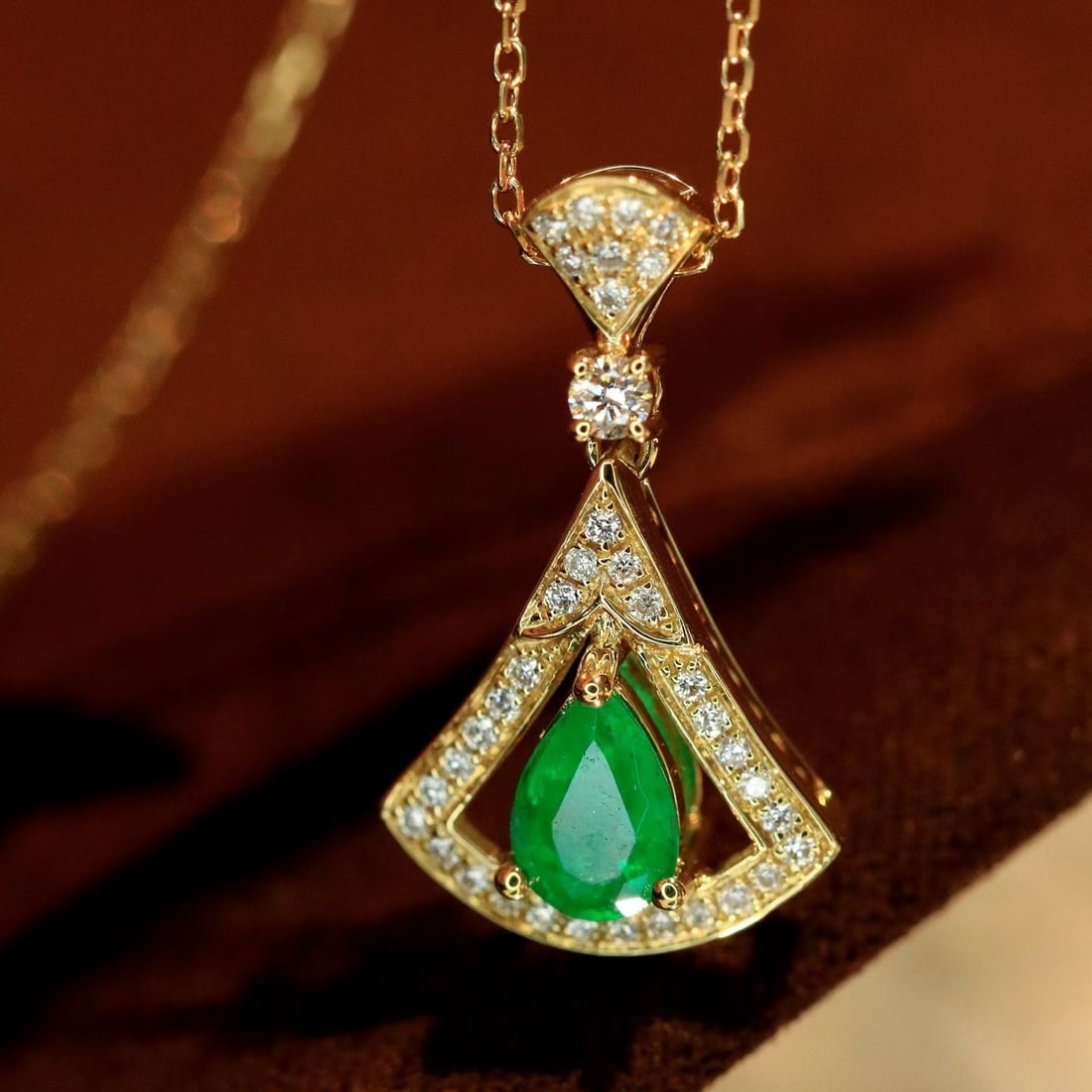14k Gold 0.47 Ctw Natural Emerald & Diamond Necklace - 3