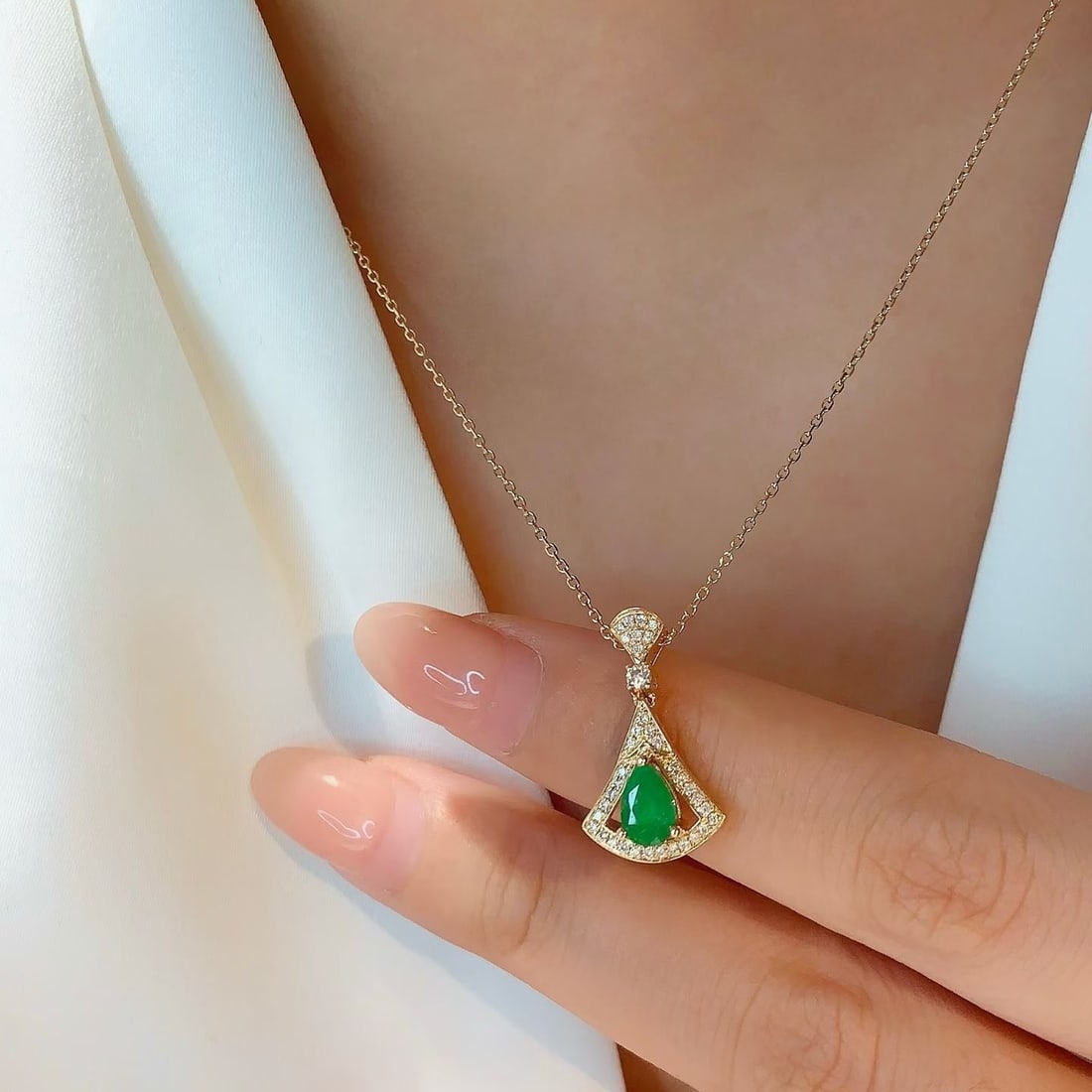 14k Gold 0.47 Ctw Natural Emerald & Diamond Necklace - 4