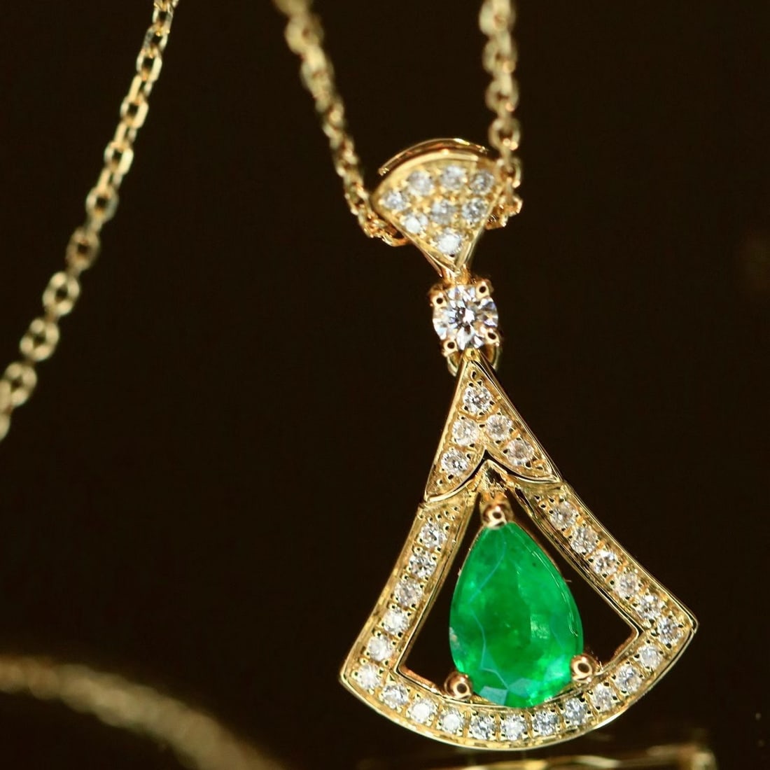 14k Gold 0.47 Ctw Natural Emerald & Diamond Necklace - 6