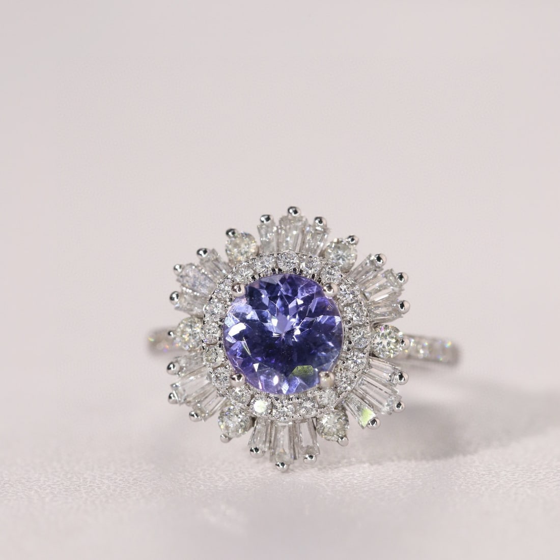 14k Gold 2.35 Ctw Natural Tanzanite & Diamond Ring - 6