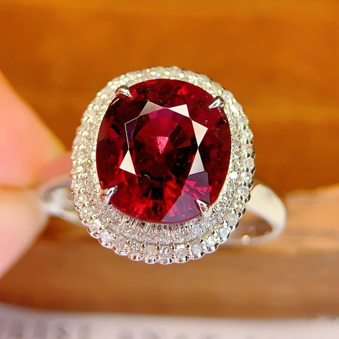 14k Gold 4.5 Ct Natural Tourmaline & Diamond Ring: Ref:231194108 // gold content:14k gold // ring size:7. 25us // // main gemstone:tourmaline // shape:oval // carat weight:4. 5ct // color:red // treatment:natural // // adjacent gemstone 2 : diamond //
