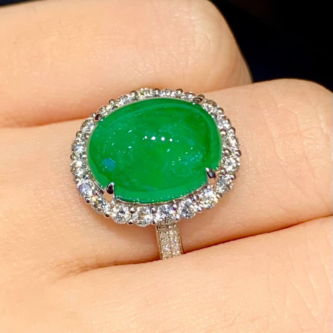 14k Gold 5.6 Ct Natural Emerald & Diamond Ring - 5