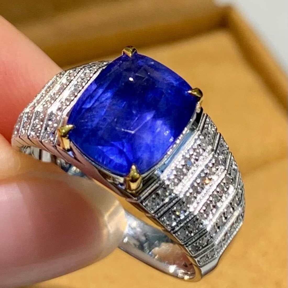 14k Gold 3.45 Ct Natural Sapphire & Diamond Ring - 5