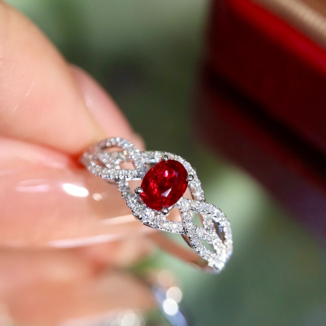 14k Gold 0.74 Ctw Vivid Red Natural Ruby & Diamond Ring - 2