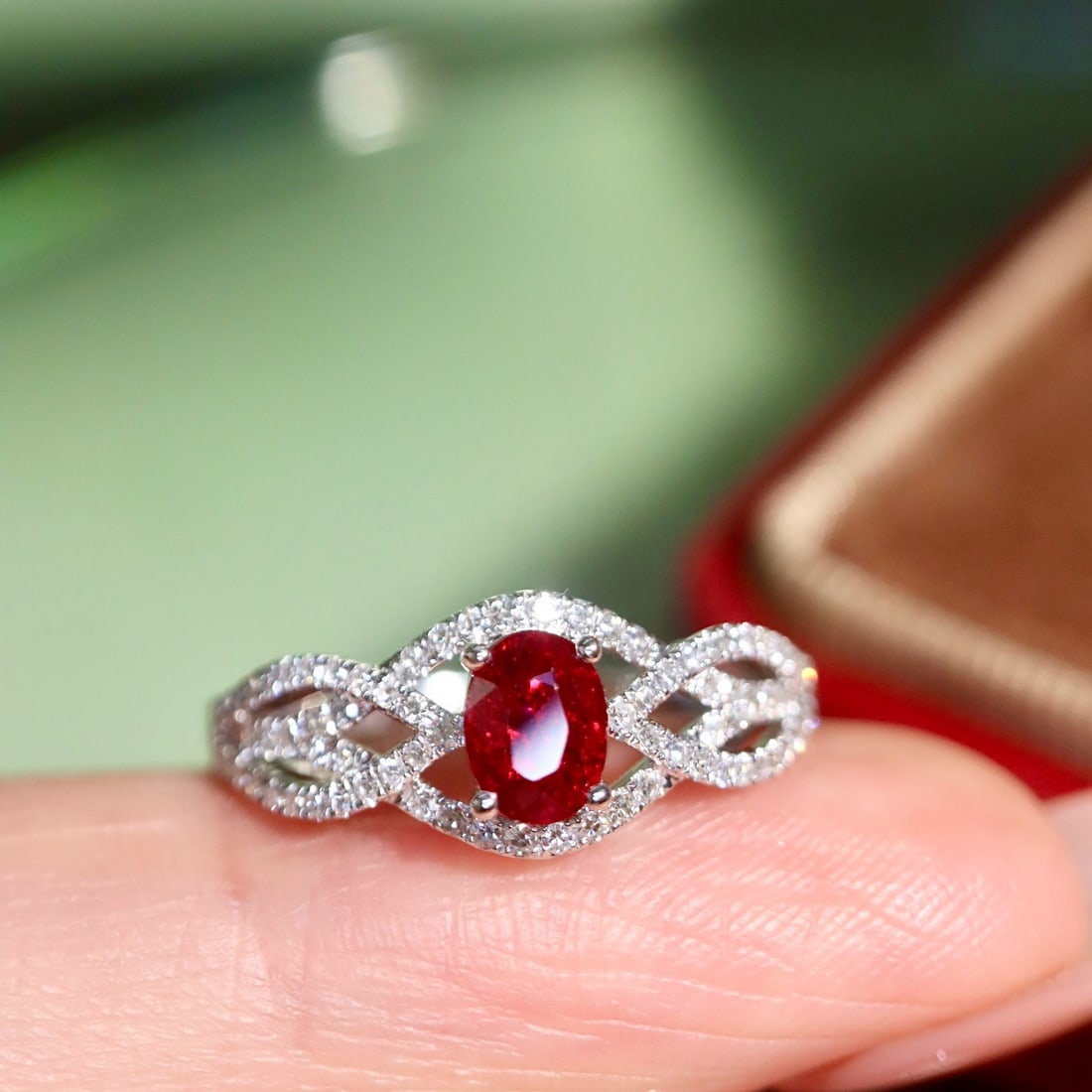 14k Gold 0.74 Ctw Vivid Red Natural Ruby & Diamond Ring - 3