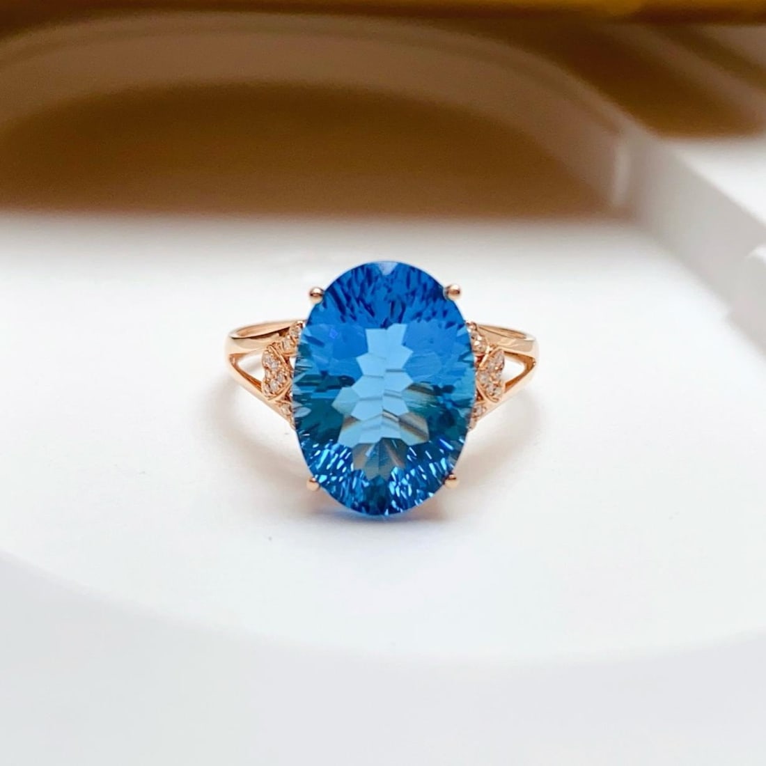 14k Gold 6.80 Ct Natural Topaz & Diamond Ring: Ref:231194139 // gold content:14k gold // ring size:7. 25us // // main gemstone:topaz // shape:oval // carat weight:6. 80ct // color:blue // treatment:natural // // adjacent gemstone 2 : diamond // nu
