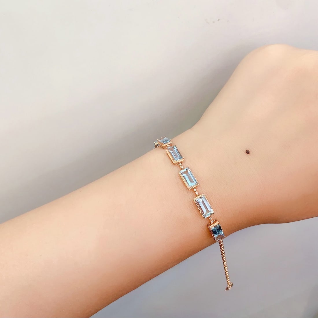 14k Gold 4.85 Ct Natural Aquamarine & Diamond Bracelet - 6