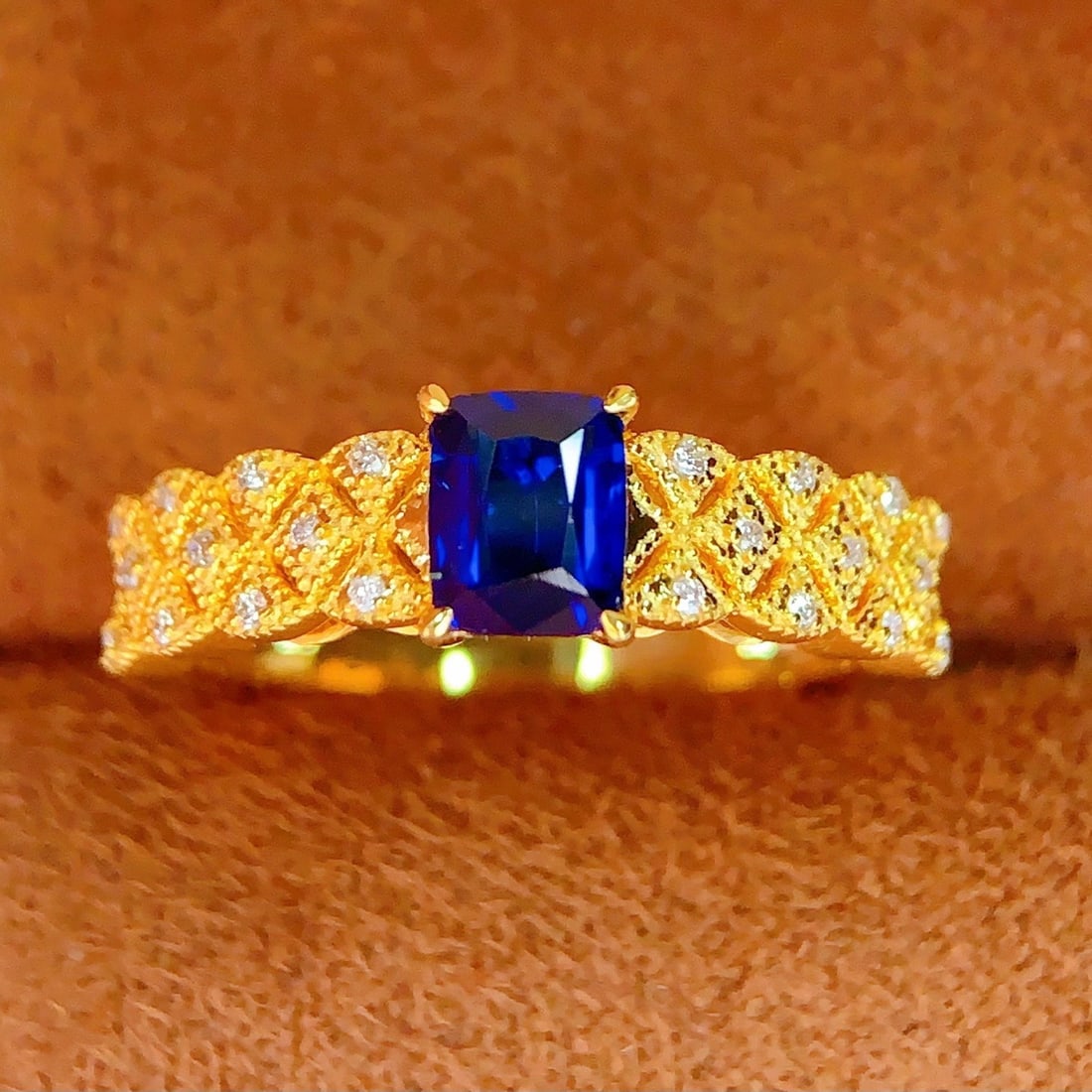 14k Gold 0.85 Ct Natural Sapphire & Diamond Ring - 4