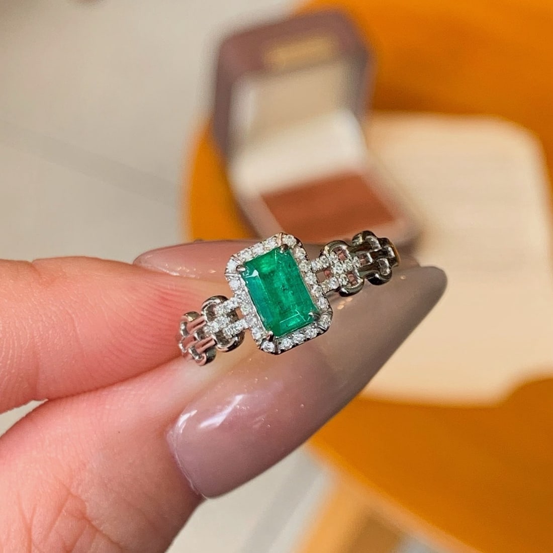 14k Gold 0.47 Ctw Natural Emerald & Diamond Ring - 2