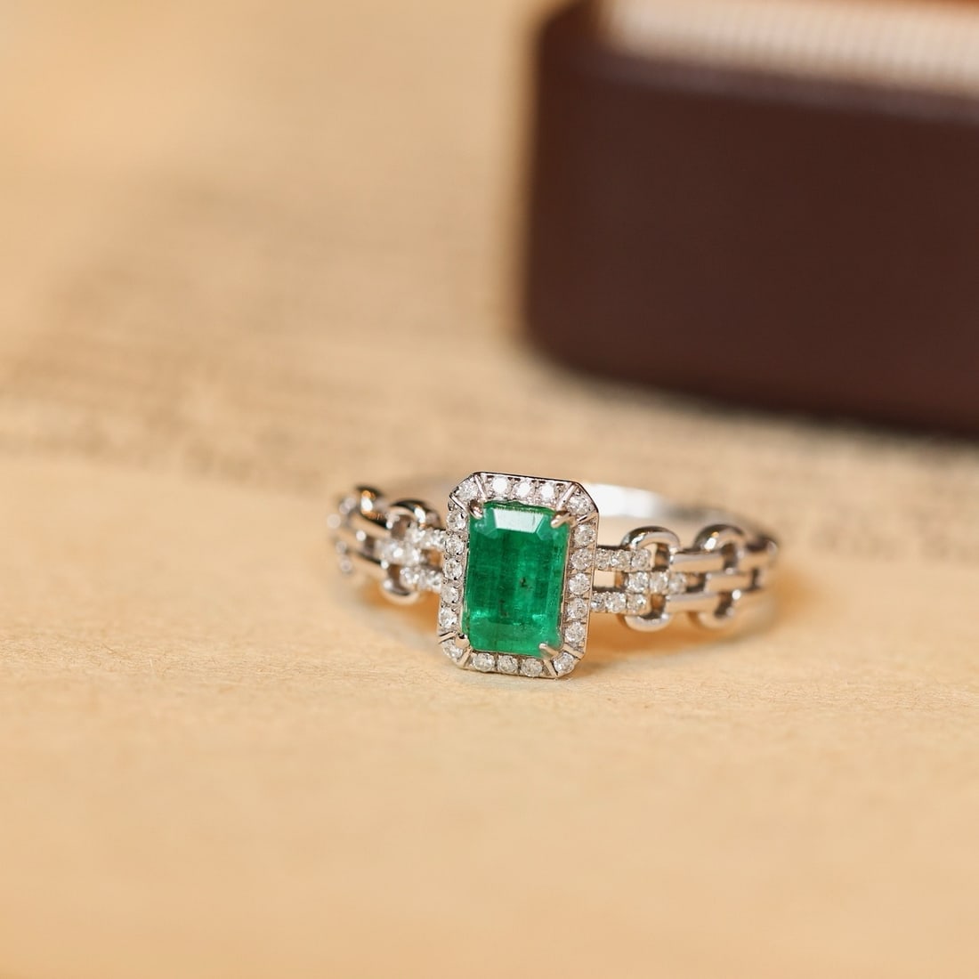 14k Gold 0.47 Ctw Natural Emerald & Diamond Ring - 4