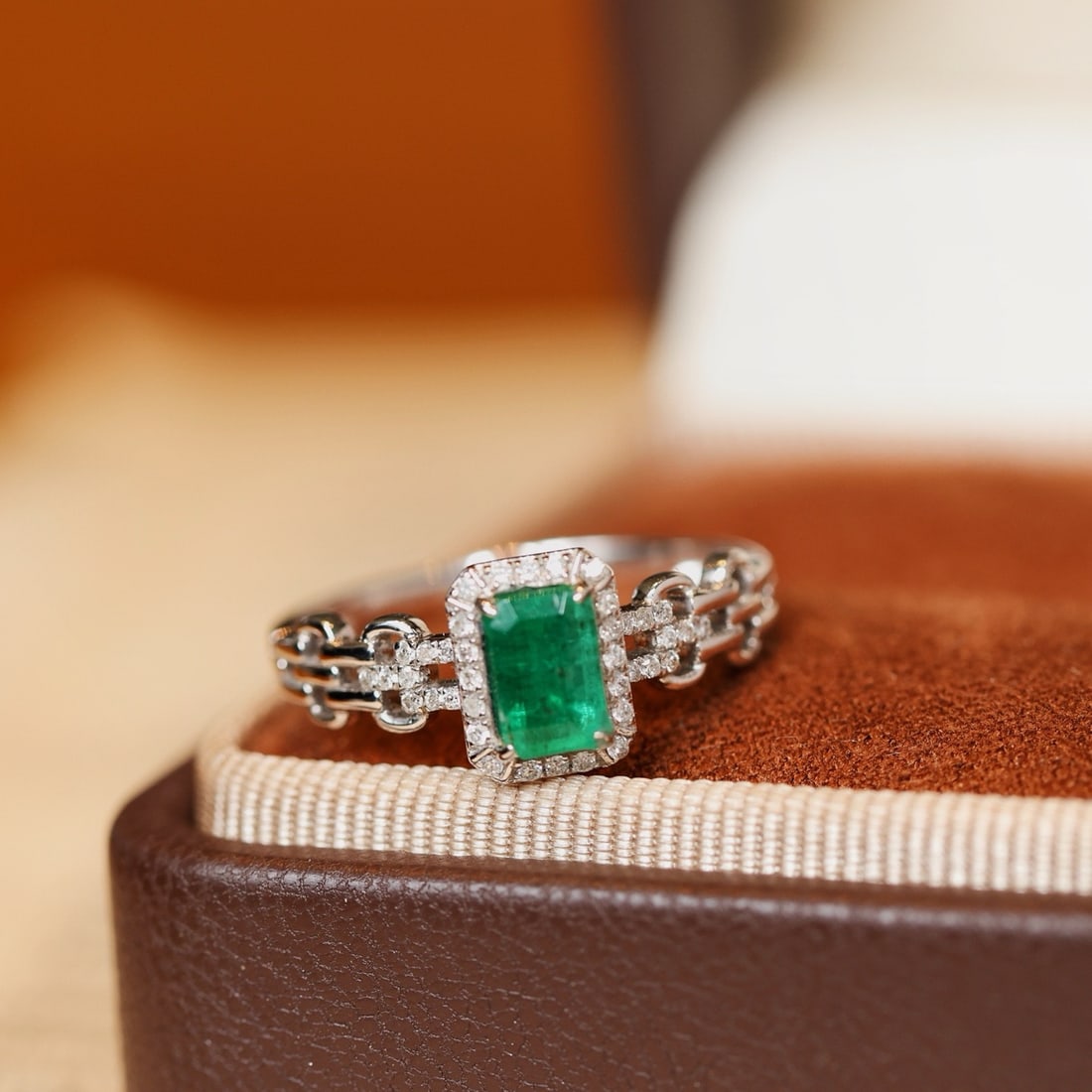 14k Gold 0.47 Ctw Natural Emerald & Diamond Ring - 5