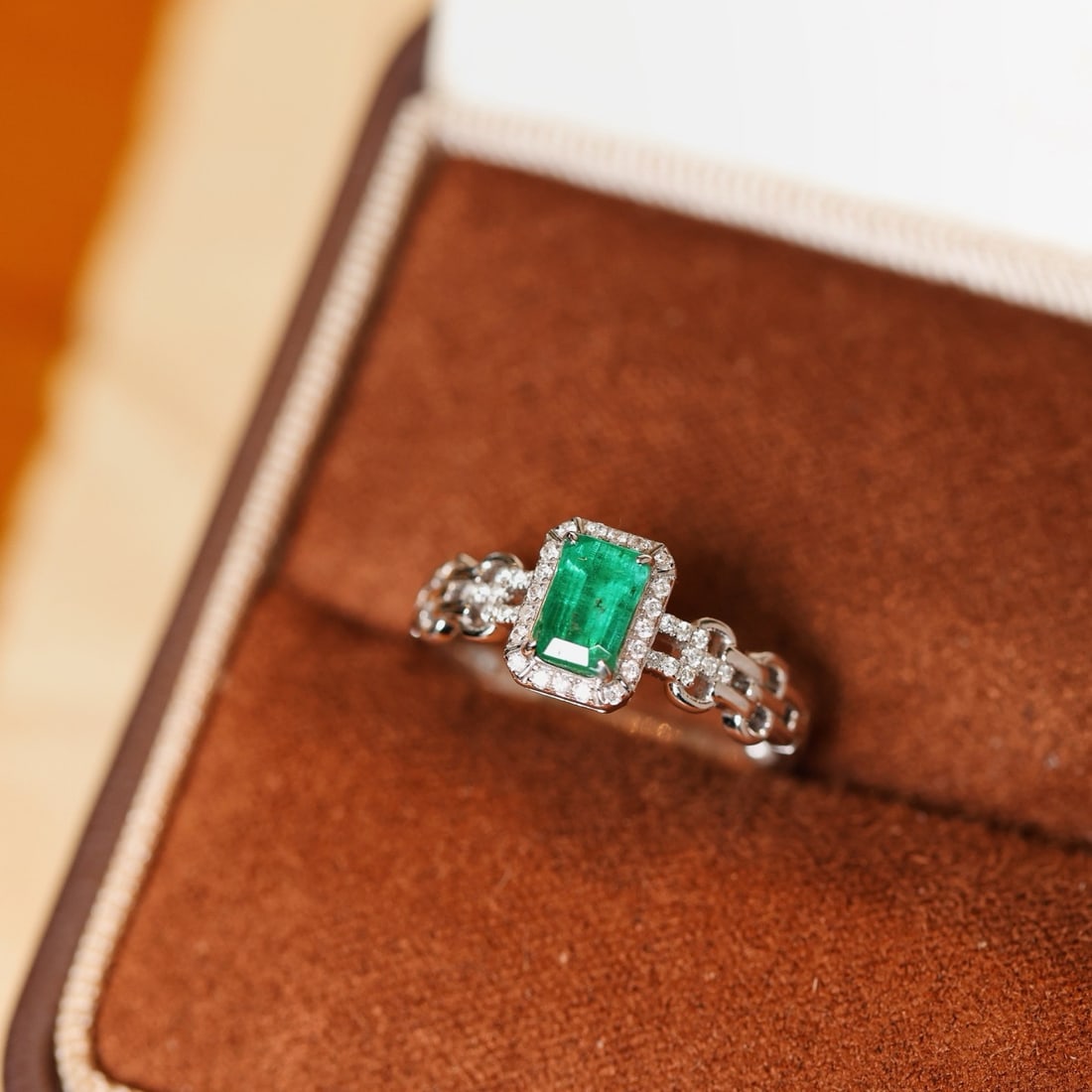 14k Gold 0.47 Ctw Natural Emerald & Diamond Ring - 6