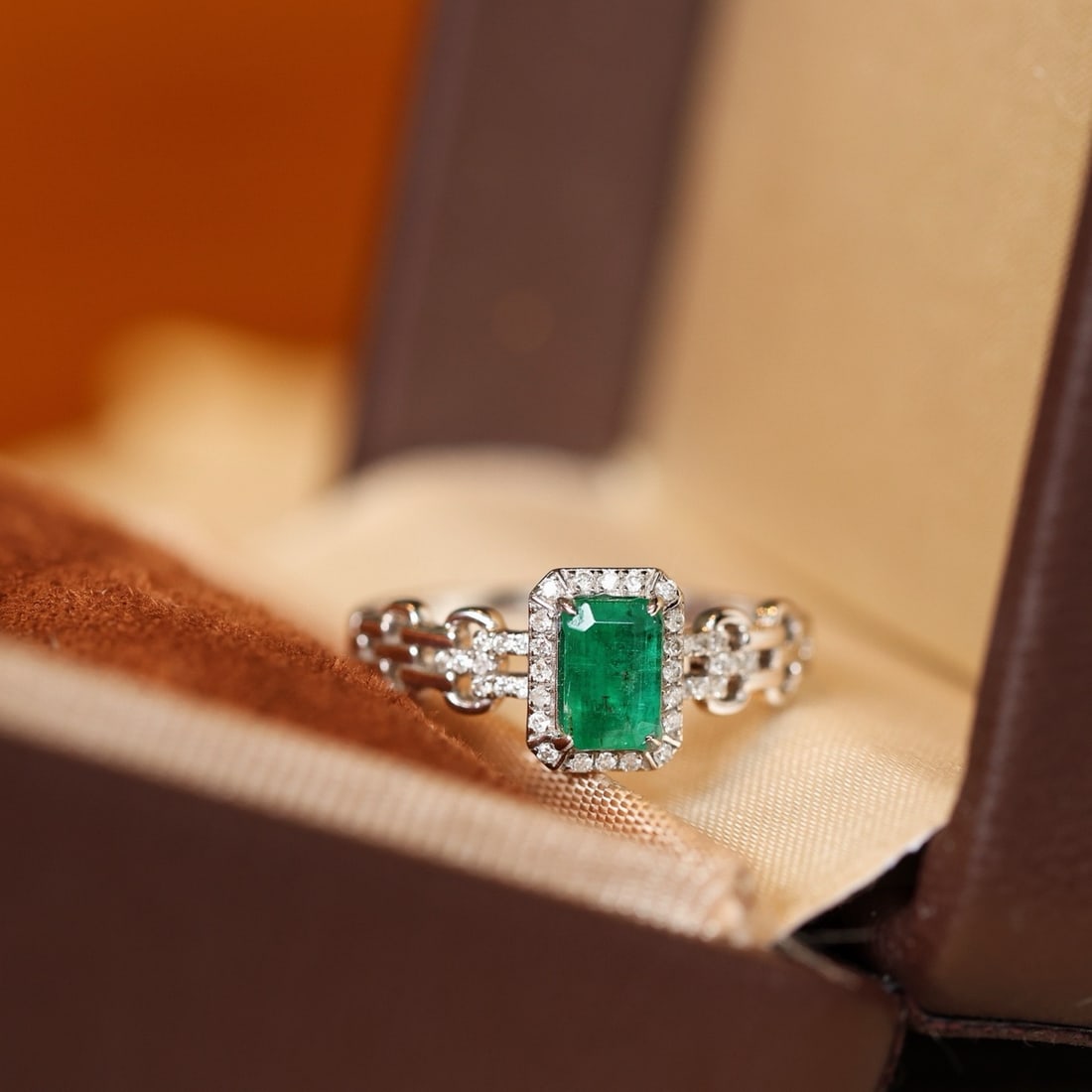14k Gold 0.47 Ctw Natural Emerald & Diamond Ring - 7