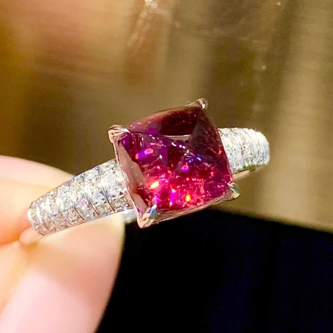 14k Gold 2.05 Ct Natural Tourmaline & Diamond Ring: Ref:231194191 // gold content:14k gold // ring size:7. 25us // // main gemstone:tourmaline // shape:sugar-loaf // carat weight:2. 05ct // color:red // treatment:natural // // adjacent gemstone 2 :