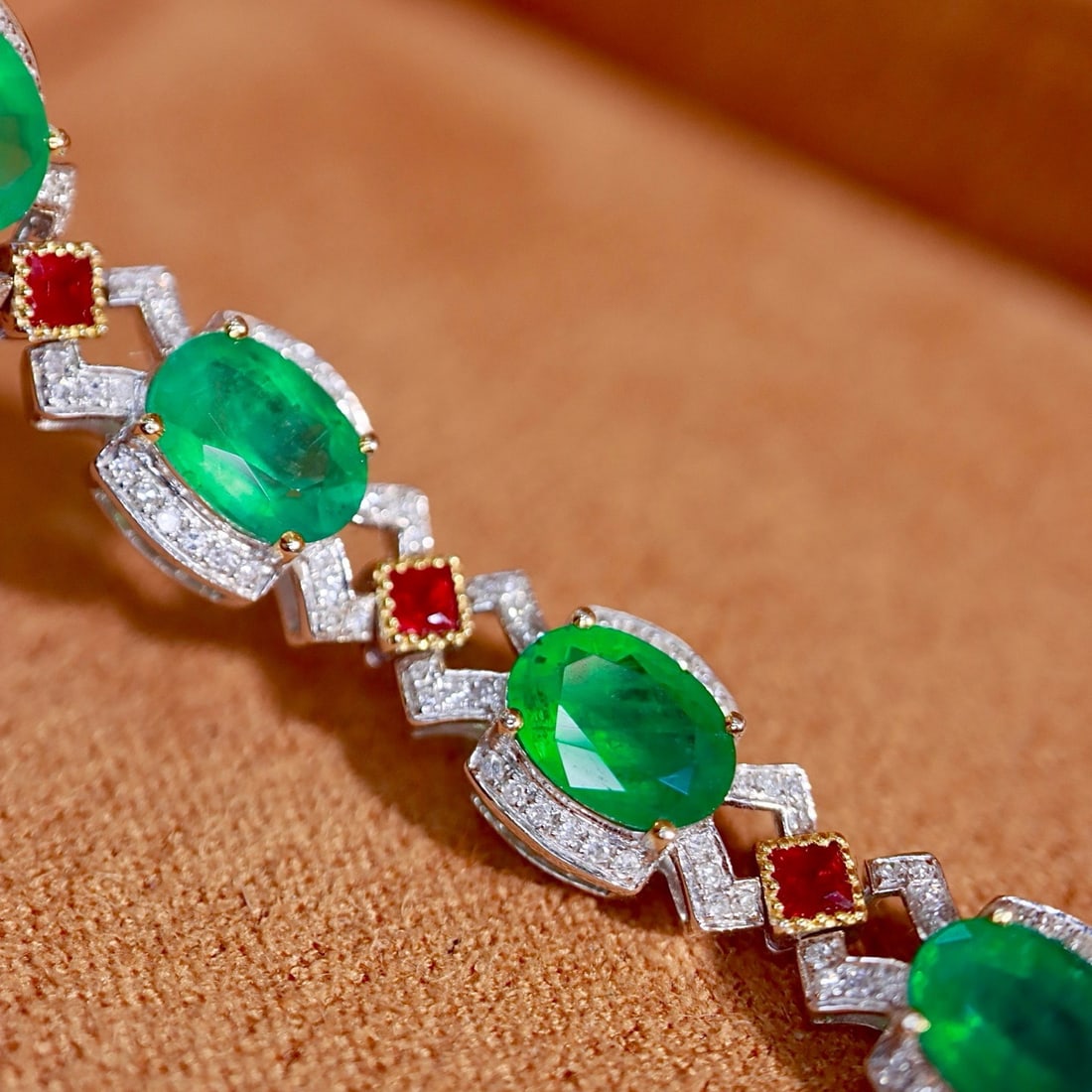 14k Gold 9.82 Ctw Vivid Green Natural Emerald & Diamond Bracelet - 2