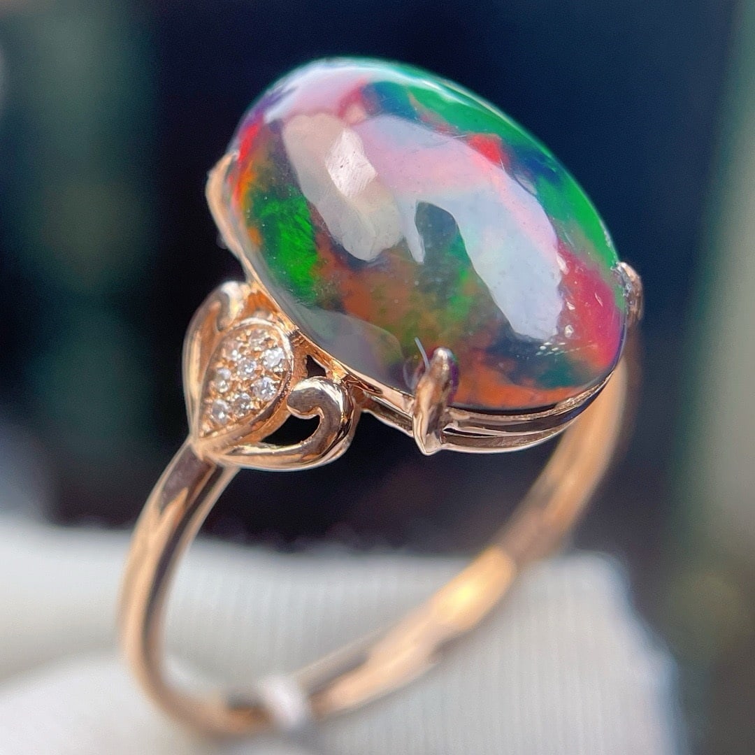 14k Gold 4.7 Ct Natural Opal & Diamond Ring - 4