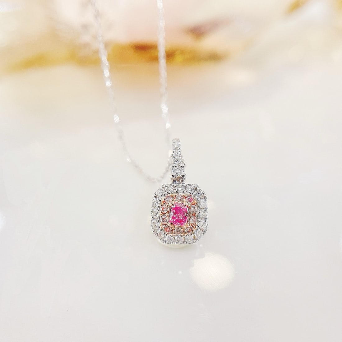 14k Gold 0.26 Ctw Natural Pink Diamond & Diamond Necklace: Ref:231194209 // gold content:14k gold // main gemstone:pink diamond // shape:cushion // carat weight:0. 07ct // color:pink // treatment:natural // // adjacent gemstone 2 : diamond // shape:round // c