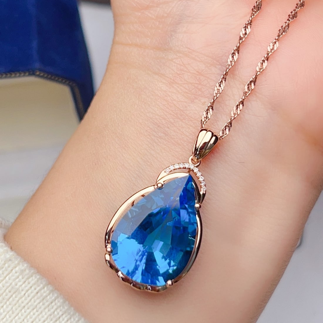 14k Gold 16.93 Ctw Natural Topaz & Diamond Pendant( Without Chain ) - 4