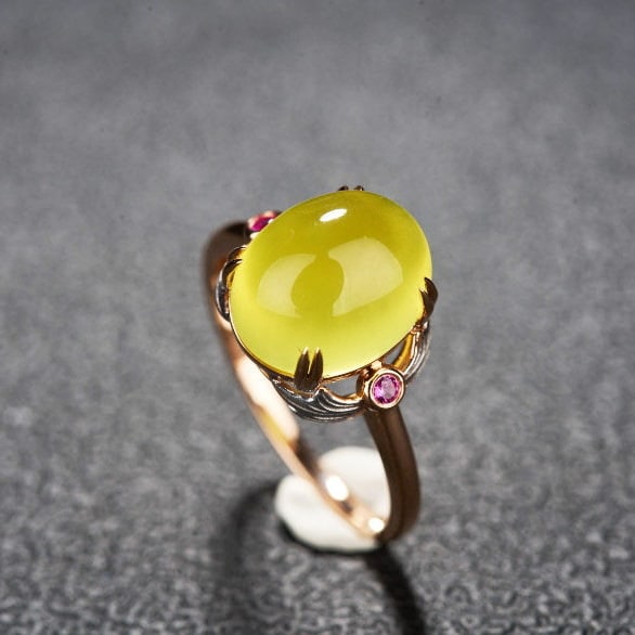 14k Gold 5.42 Ct Natural Prehnite & Ruby Ring: Ref:231194225 // gold content:14k gold // ring size:7. 25us // // main gemstone:prehnite // shape:oval // carat weight:5. 42ct // color:yellow // treatment:natural // // adjacent gemstone 2 : ruby // 
