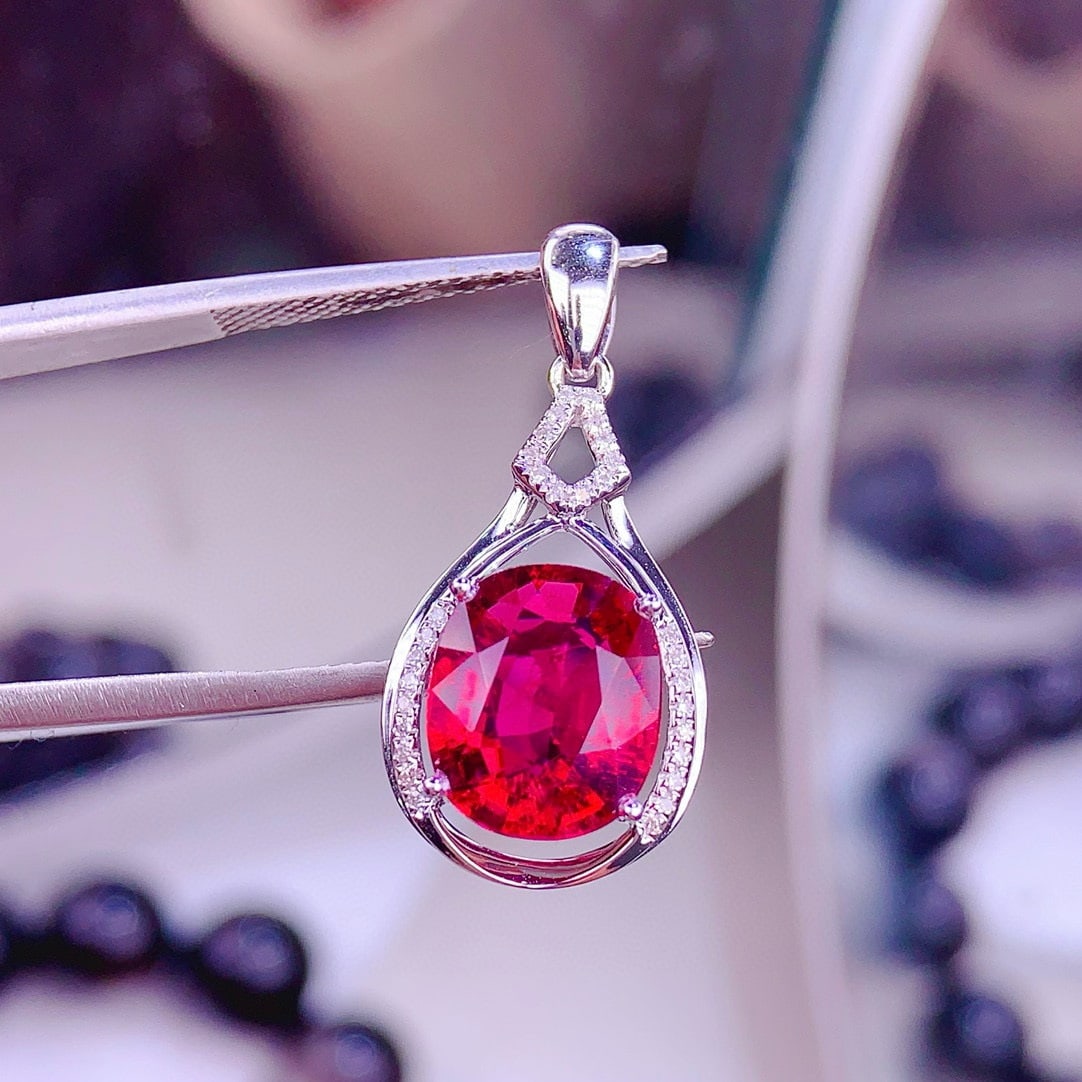 14k Gold 3.3 Ct Natural Tourmaline & Diamond Pendant( Without Chain ): Ref:231194226 // gold content:14k gold // main gemstone:tourmaline // shape:oval // carat weight:3. 3ct // color:red // treatment:natural // // adjacent gemstone 2 : diamond // shape:round // clarity 