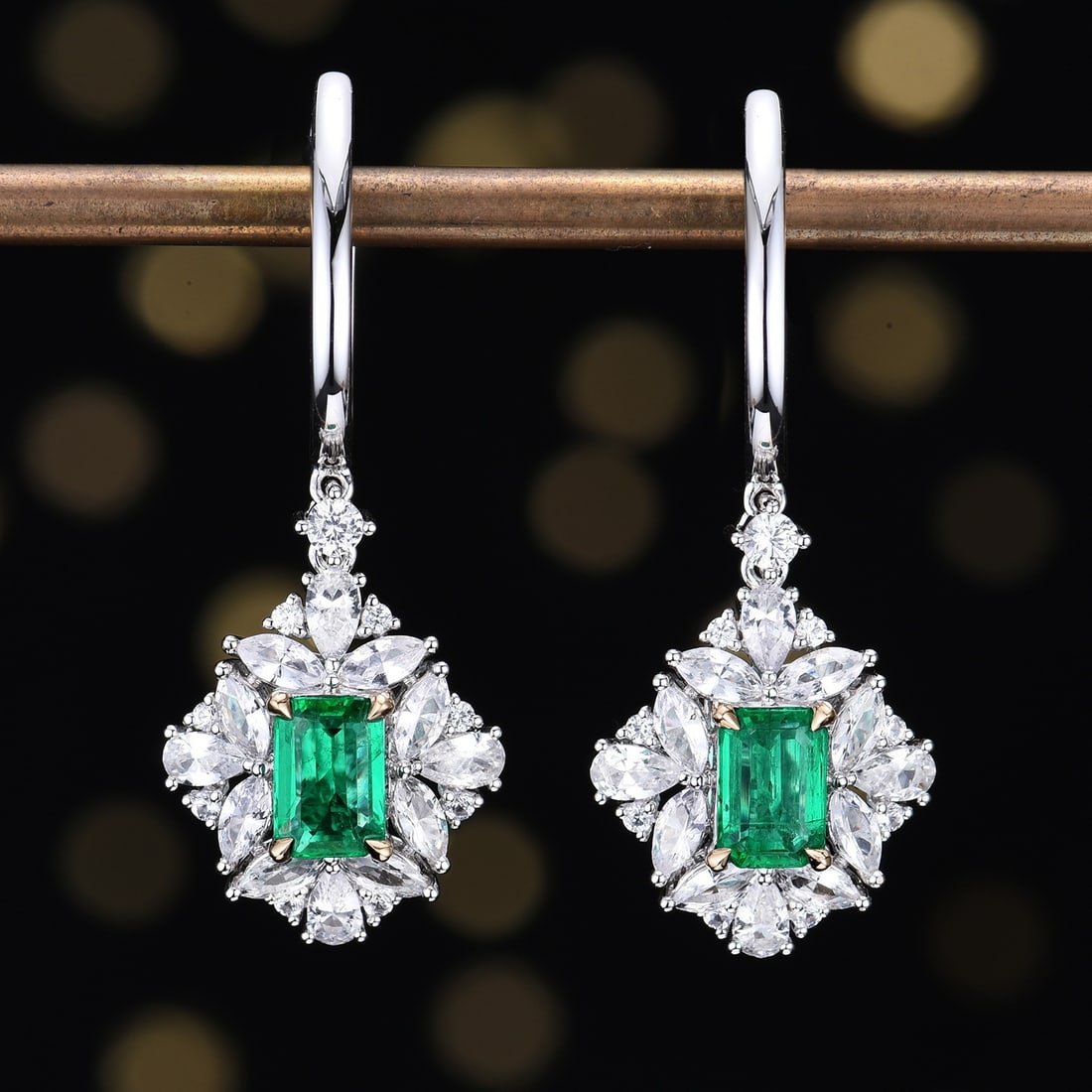 14k Gold 2.62 Ctw Natural Emerald & Sapphire Earrings: Ref:231194233 // gold content:14k gold // main gemstone:emerald // shape:octagonal // carat weight:0. 92ct // color:green // treatment:natural // // adjacent gemstone 2 : sapphire // number of stones: