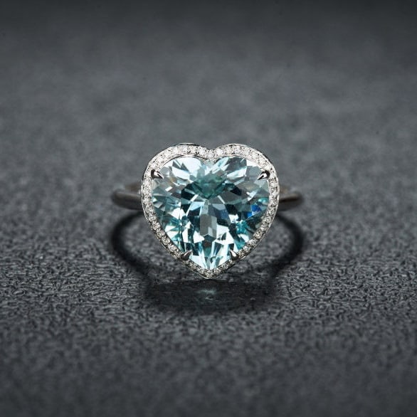 14k Gold 4.42 Ct Natural Aquamarine & Diamond Ring: Ref:231194247 // gold content:14k gold // ring size:7. 25us // // main gemstone:aquamarine // shape:heart // carat weight:4. 42ct // color:blue // treatment:natural // // adjacent gemstone 2 :