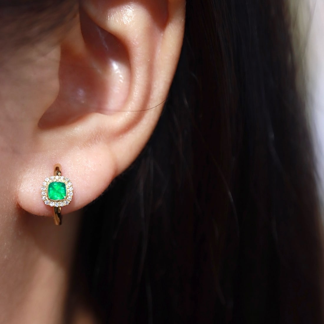 14k Gold 0.7 Ctw Natural Emerald & Diamond Earrings - 4
