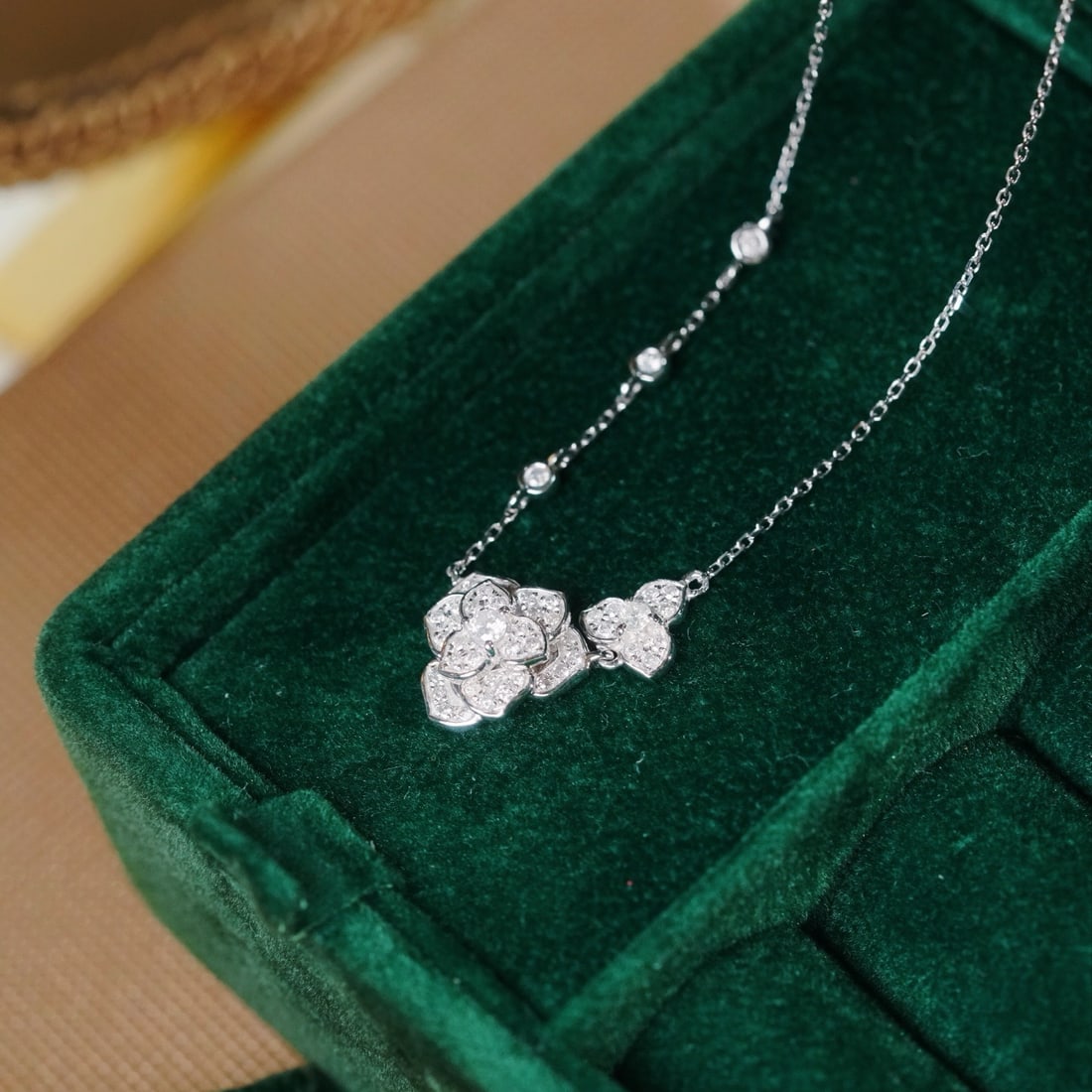 14k Gold 0.45 Ct Natural H Diamond & Flowers Necklace - 8