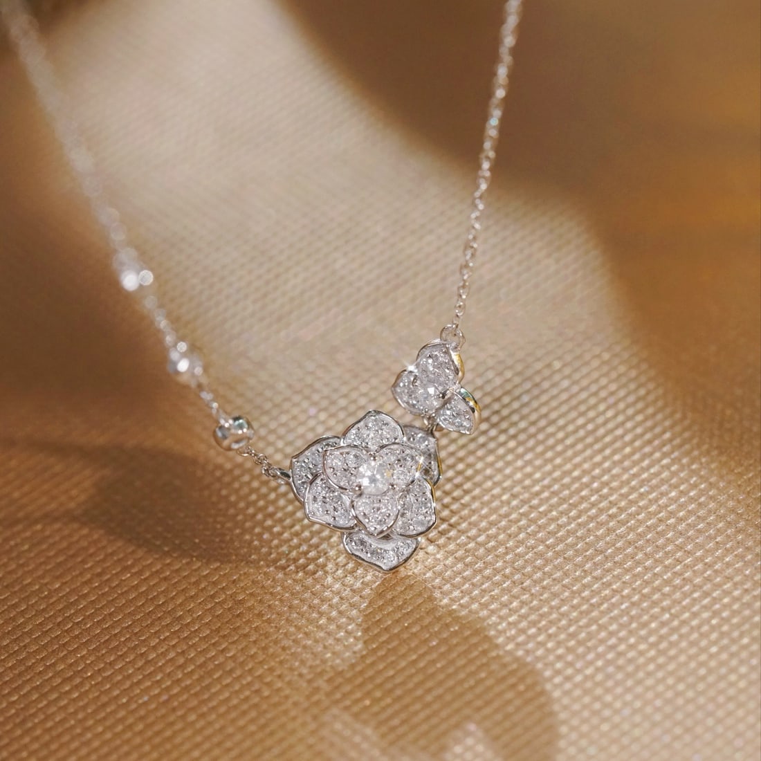 14k Gold 0.45 Ct Natural H Diamond & Flowers Necklace - 9