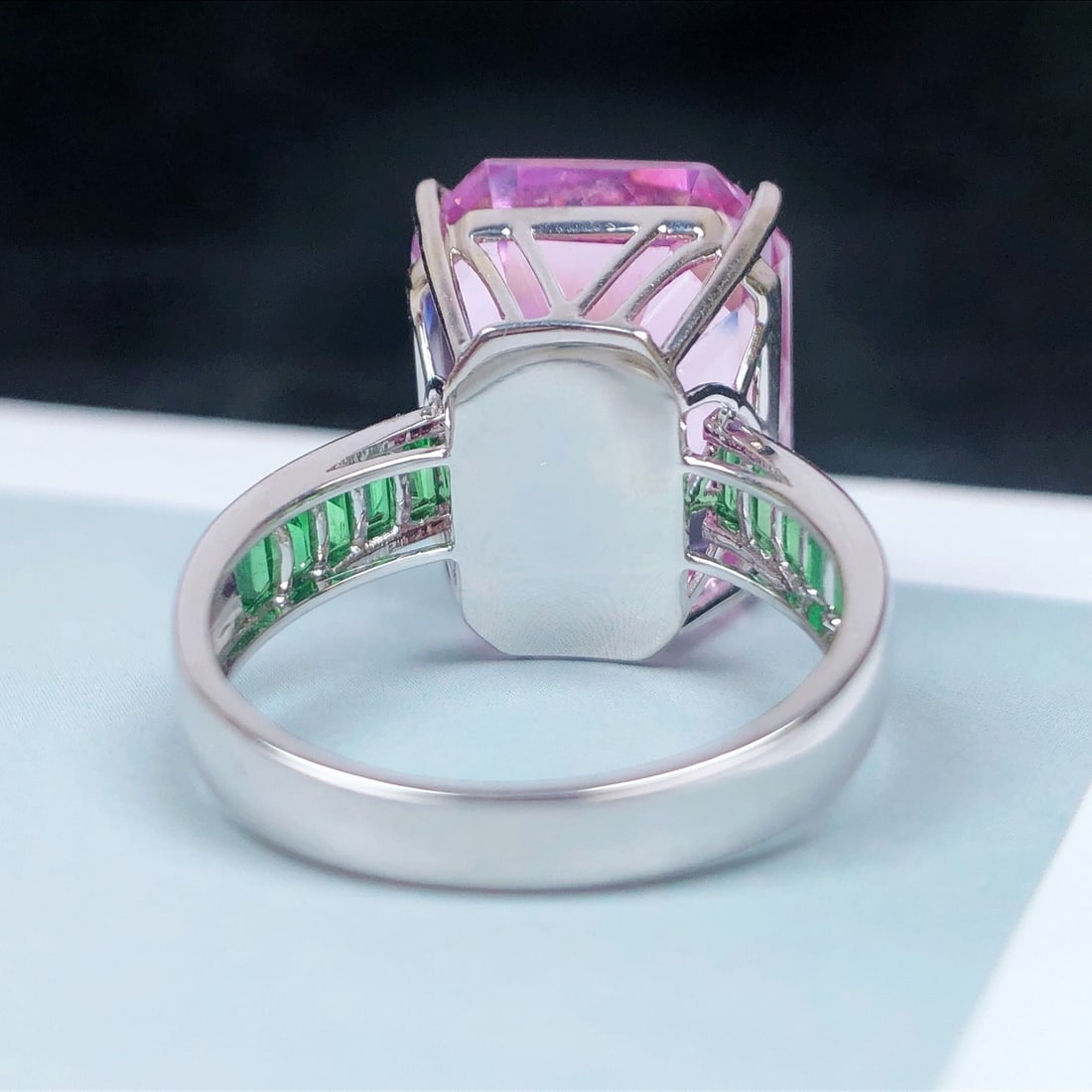 14k Gold 20.18 Ctw Natural Kunzite & Tsavorite Ring - 6
