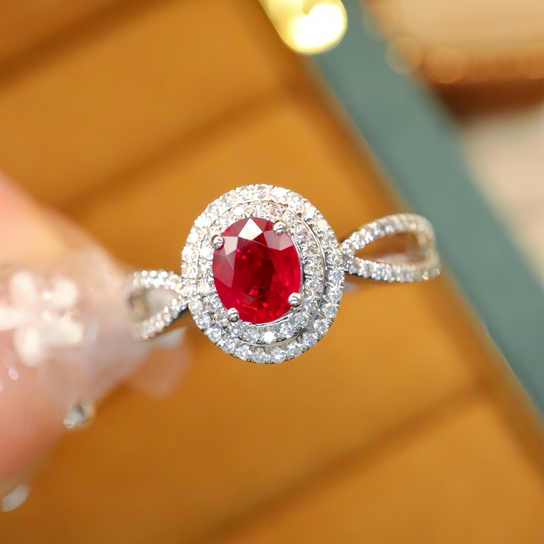 14k Gold 0.84 Ctw Natural Ruby & Diamond Ring: Ref:231194338 // gold content:14k gold // ring size:7. 25us // // main gemstone:ruby // shape:oval // carat weight:0. 55ct // color:pigeonblood red // treatment:natural // // adjacent gemstone 2 : dia