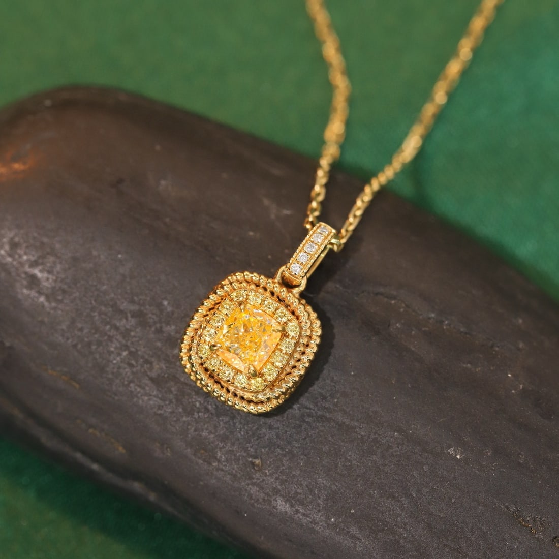 14k Gold 0.6 Ctw Natural Yellow Diamond & Diamond Necklace - 3