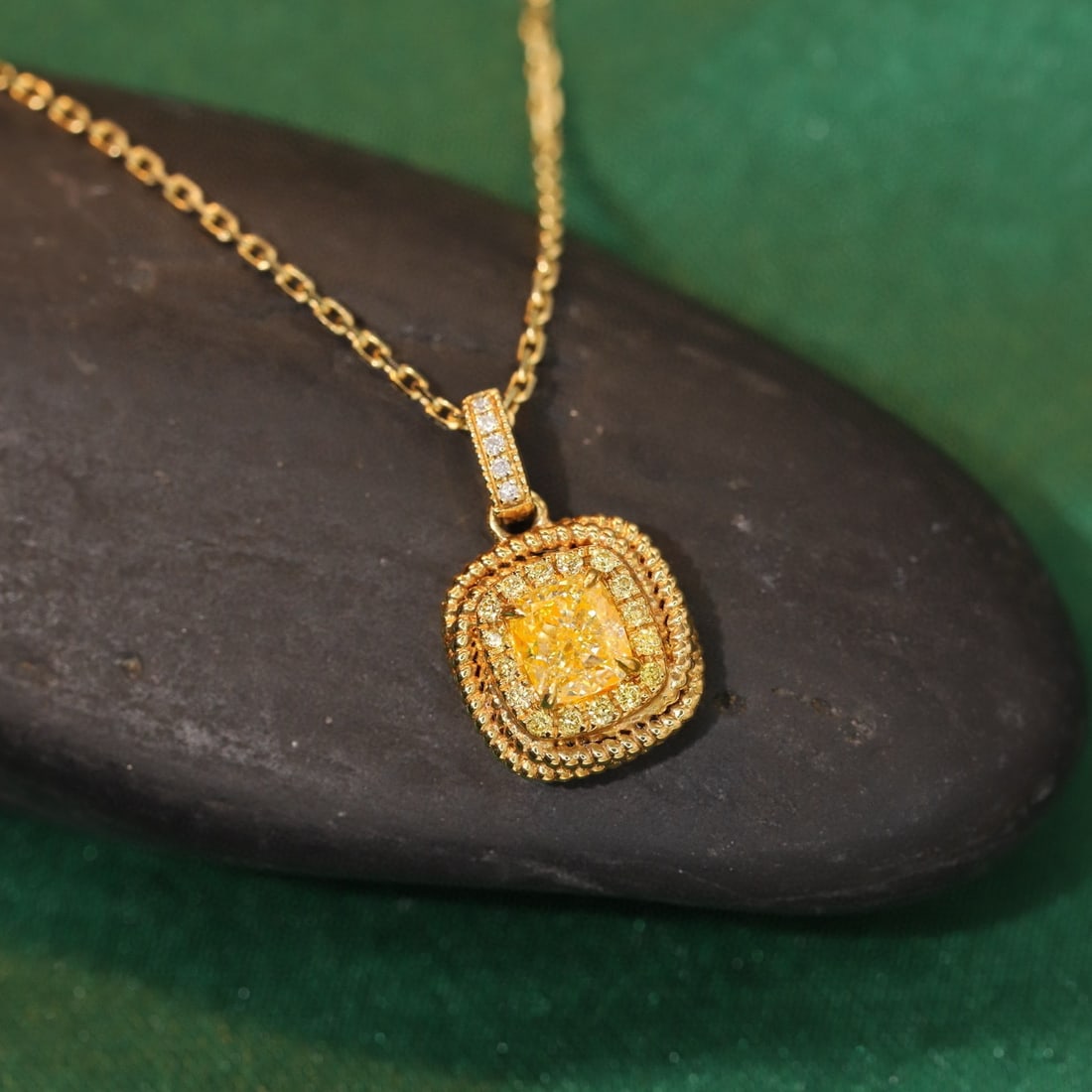 14k Gold 0.6 Ctw Natural Yellow Diamond & Diamond Necklace - 5