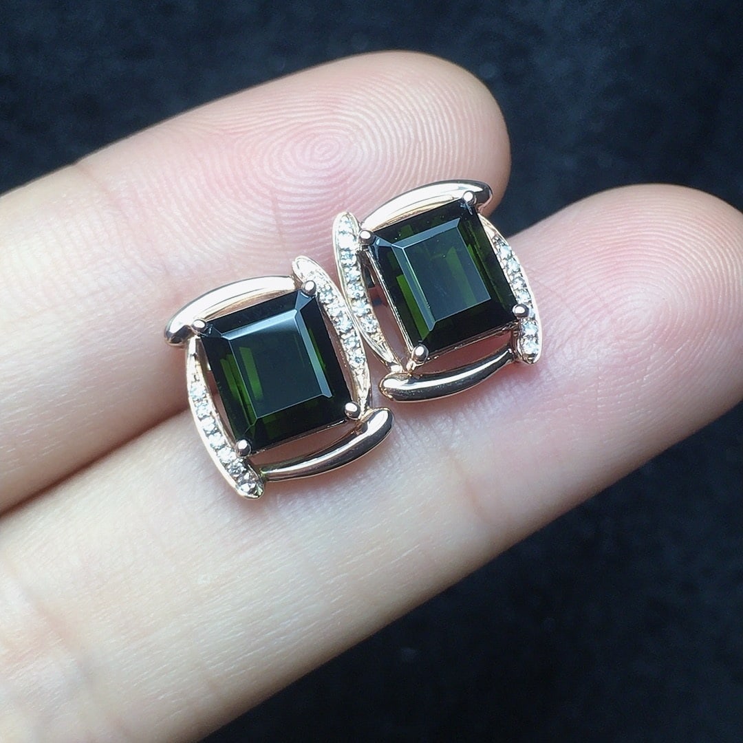 14k Gold 3.16 Ct Natural Tourmaline & Diamond Earrings: Ref:231194367 // gold content:14k gold // main gemstone:tourmaline // shape:octagonal // carat weight:3. 16ct // color:green // treatment:natural // // adjacent gemstone 2 : diamond // number of stone
