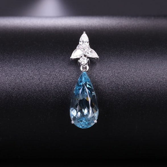 14k Gold 2.94 Ctw Natural Aquamarine & Diamond Pendant( Without Chain ): Ref:231194370 // gold content:14k gold // main gemstone:aquamarine // shape:pear // carat weight:2. 66ct // color:blue // treatment:natural // // adjacent gemstone 2 : diamond // shape:multiple //