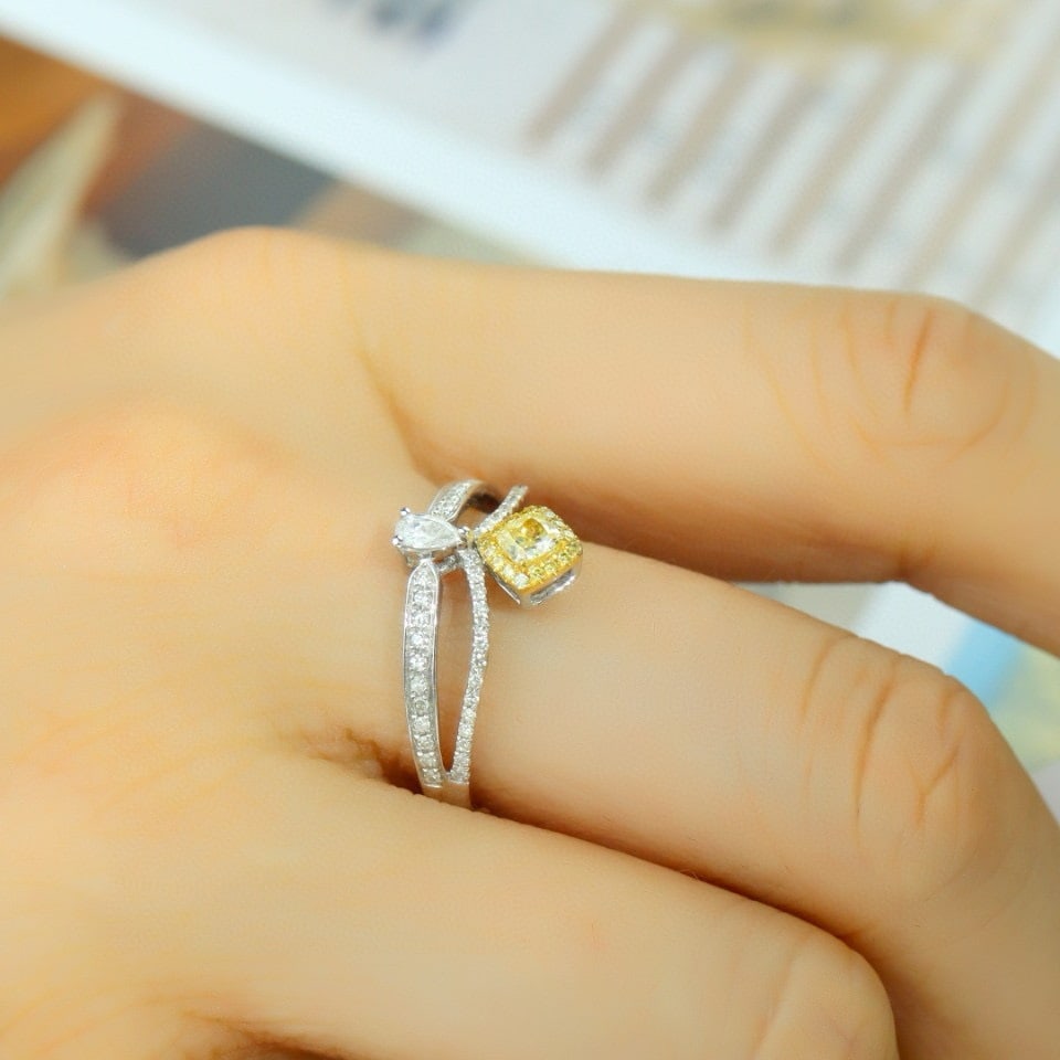 14k Gold 0.59 Ctw Natural Yellow Diamond & Diamond Ring - 6