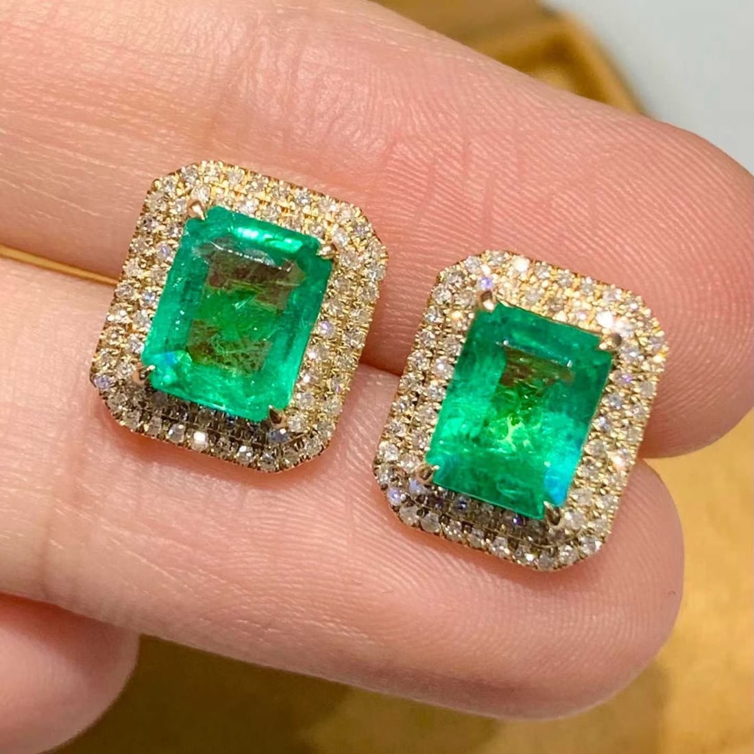 14k Gold 2.4 Ct Natural Emerald & Diamond Earrings - 3
