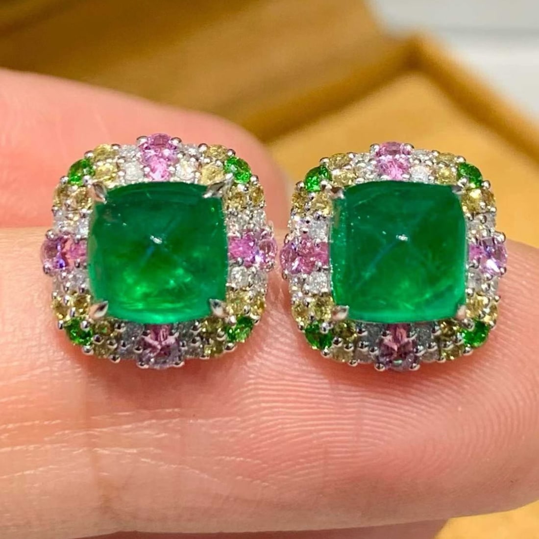 14k Gold 2.4 Ct Natural Emerald & Diamond & Coloured Gemstone Earrings: Ref:231194429 // gold content:14k gold // main gemstone:emerald // shape:sugar-loaf // carat weight:2. 4ct // color:green // treatment:natural // // adjacent gemstone 2 : diamond // shape:round // cla