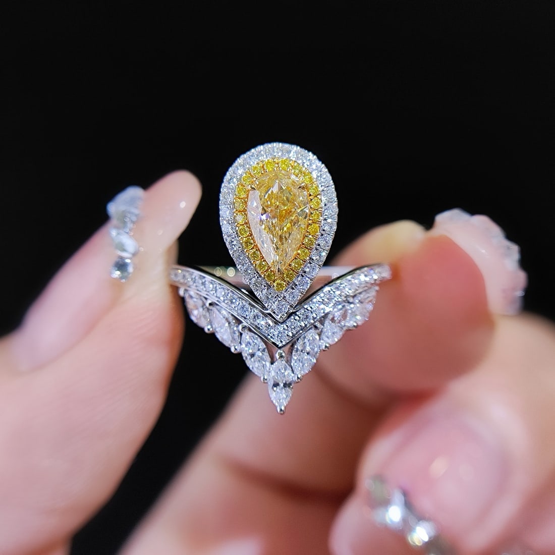 14k Gold 1.12 Ctw Natural Yellow Diamond & Diamond Ring: Ref:231194441 // gold content:14k gold // ring size:7. 25us // // main gemstone:yellow diamond // shape:pear // carat weight:0. 55ct // color:yellow // treatment:natural // // adjacent gemstone 2 : di