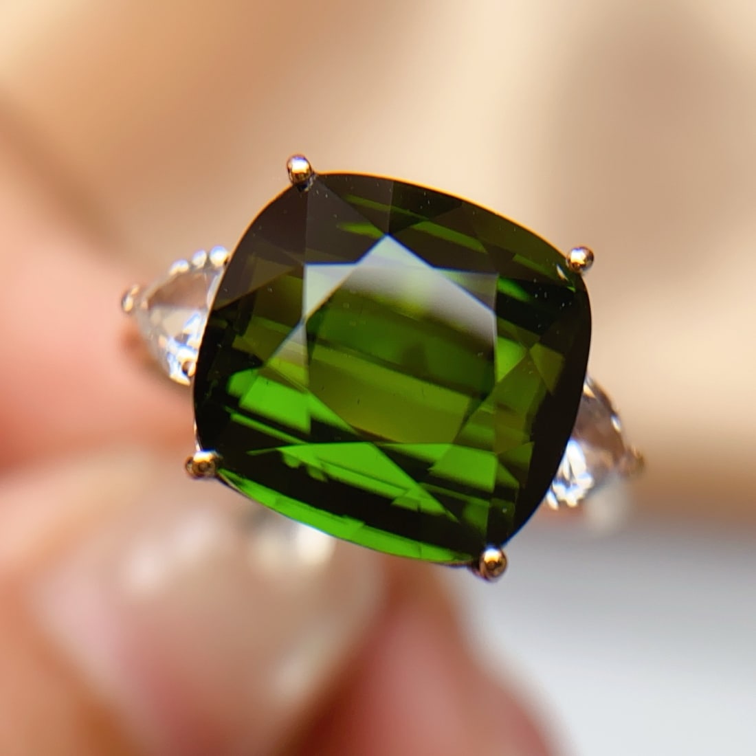 14k Gold 5.35 Ct Natural Tourmaline & Sapphire Ring: Ref:231195107 // gold content:14k gold // ring size:7. 25us // // main gemstone:tourmaline // shape:cushion // carat weight:5. 35ct // color:green // treatment:natural // // adjacent gemstone 2 : sapp
