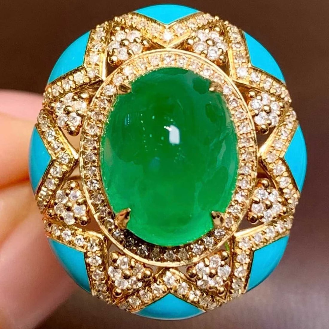14k Gold 4.3 Ct Natural Emerald & Diamond Ring: Ref:231195126 // gold content:14k gold // ring size:7. 25us // // main gemstone:emerald // shape:oval // carat weight:4. 3ct // color:green // treatment:natural // // adjacent gemstone 2 : diamond // 