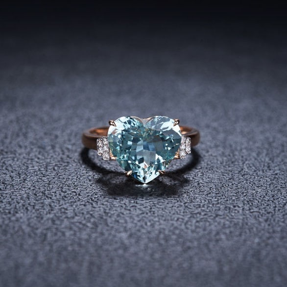 14k Gold 4.59 Ct Natural Aquamarine & Diamond Ring: Ref:231195155 // gold content:14k gold // ring size:7. 25us // // main gemstone:aquamarine // shape:heart // carat weight:4. 59ct // color:blue // treatment:natural // // adjacent gemstone 2 : diamond