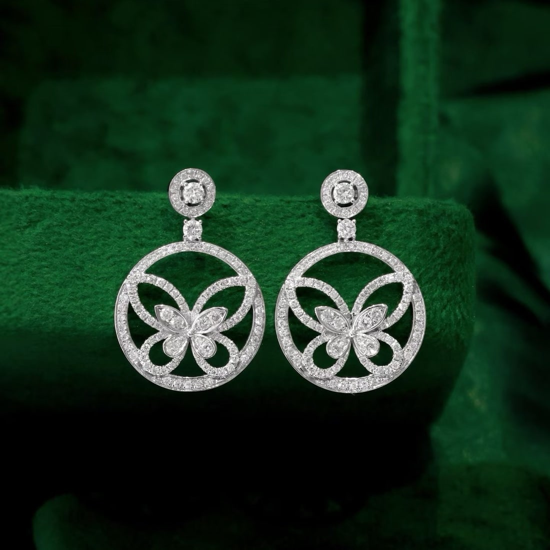 14k Gold 0.84 Ct Natural H Diamond & Butterfly Earrings: Ref:231195217 // gold content:14k gold // main gemstone:diamond // shape:round // carat weight:0. 84ct // clarity grade:vs-si // color:h // treatment:natural // cut grade:g // High Estimate: 5300 Low