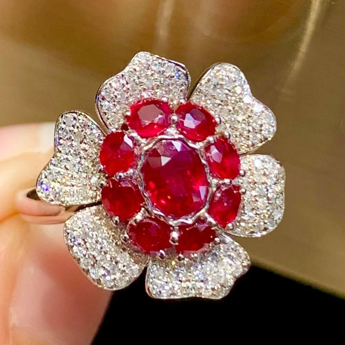 14k Gold 1.5 Ct Vivid Red Natural Ruby & Diamond & Flowers Ring: Ref:231195256 // gold content:14k gold // ring size:7. 25us // // main gemstone:ruby // shape:oval // carat weight:1. 5ct // color:vivid red // treatment:natural // // adjacent gemstone 2 : diamond //